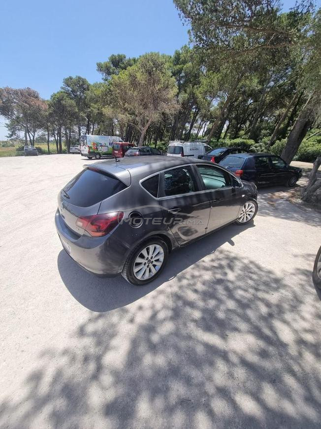 Opel Astra Diesel Manuelle 2012 à Tanger