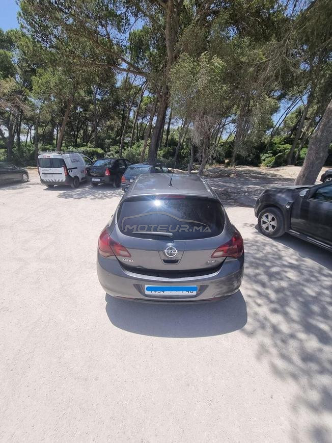 Opel Astra Diesel Manuelle 2012 à Tanger