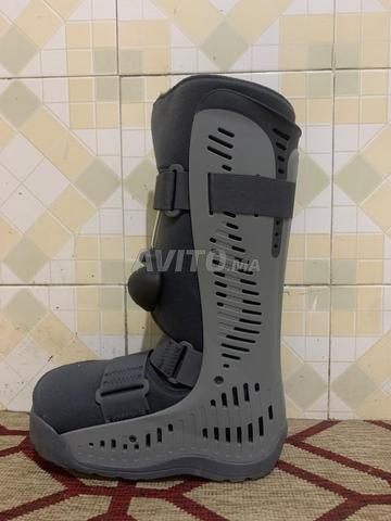 Chaussures médicales pour fracture, originales, excellent état