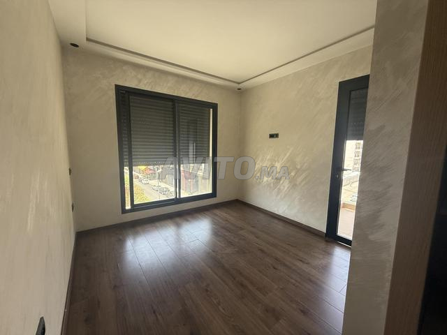 Appartement à louer à 2 Mars 100m