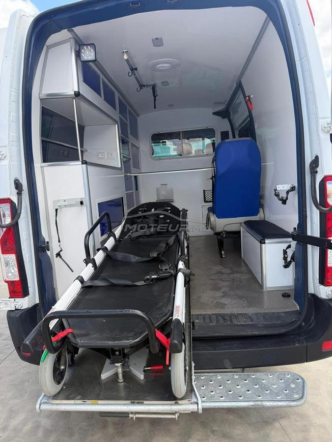 Ambulance Renault Master  à vendre