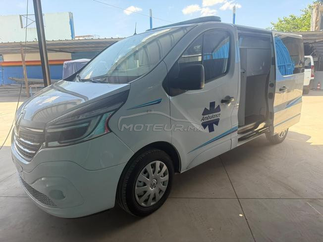 Ambulance Renault trafic à vendre