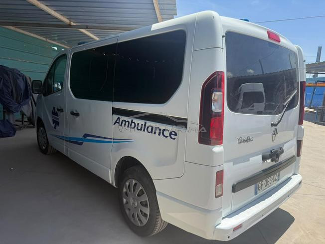 Ambulance Renault trafic à vendre