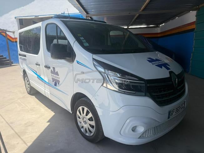 Ambulance Renault trafic à vendre