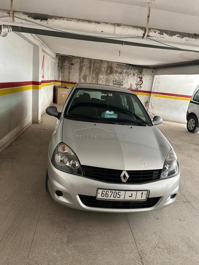 Renault Clio Essence Manuelle 2012 à Kénitra