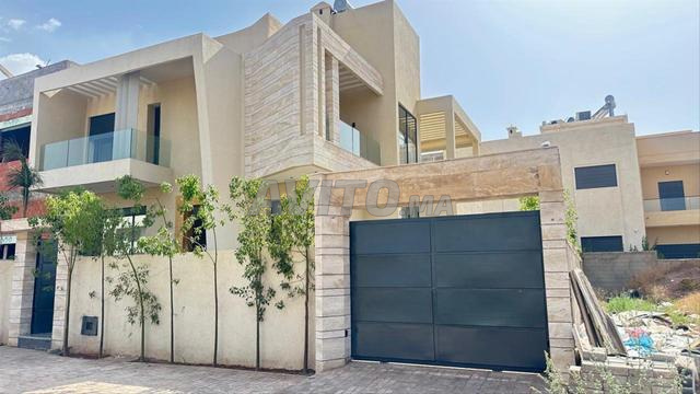 Magnifique villa de prestige à vendre à Chrifia