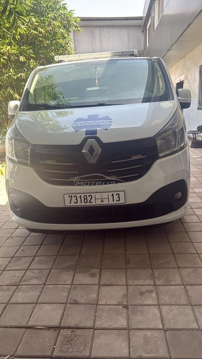 Ambulance Renault Trafic à vendre