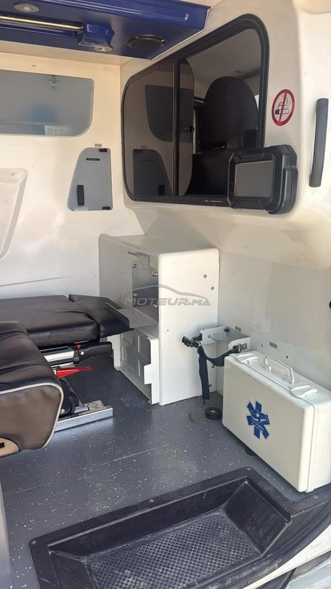 Ambulance Renault Trafic à vendre