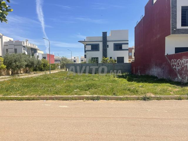 LOT TERRAIN POUR CONSTRUCTION VILLA 402 m2