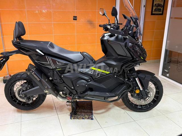 Honda x adv