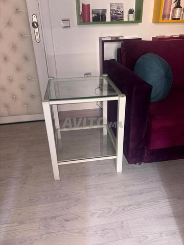 Deux tables d'appoint en verre pieds acier - 2