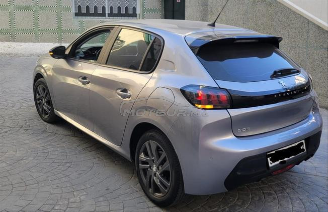 Peugeot 208 Diesel Automatique 2021 à Tanger
