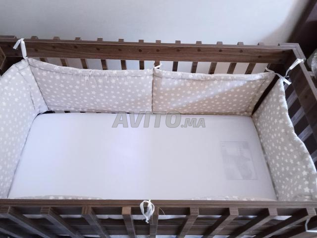 Un lit bébé deux niveaux en bois Hêtre - 2