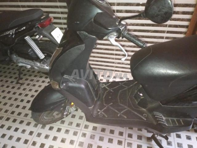 Kymco à vendre très propre - 2