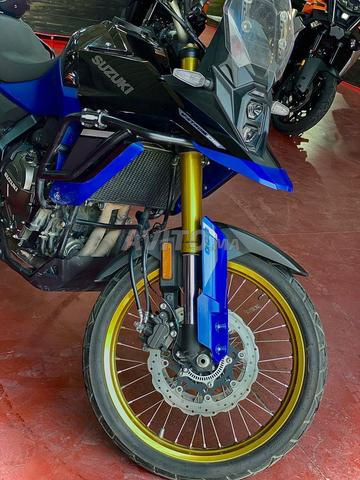 Suzuki 800 cc avec accessoires en très bon état - 2