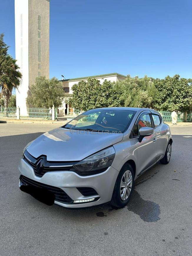 Clio très neuf 