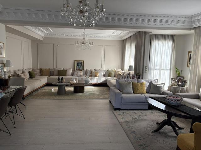 SUPERBE APPARTEMENT À VENDRE 181 m² et 2 PP