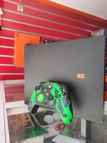 Xbox One X - 2
