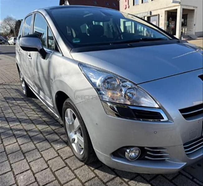 PEUGEOT 5008 DIESEL FAMILIALE 07 PLACES 2012