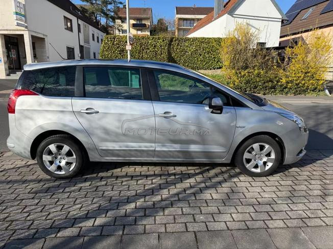 PEUGEOT 5008 DIESEL FAMILIALE 07 PLACES 2012