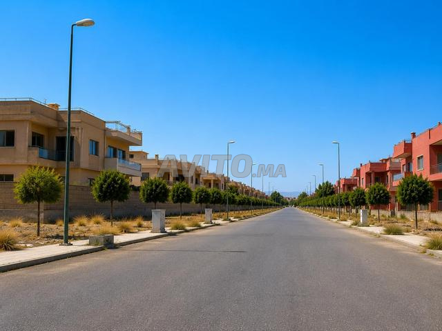 أرض فيلا 450م² زاوية واجهتين
