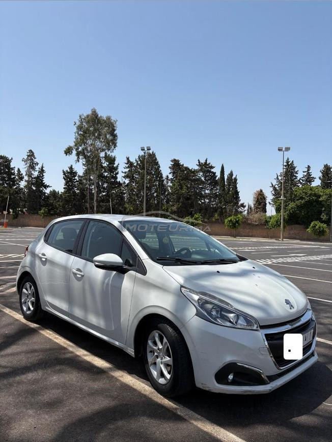 Peugeot 208 Diesel Manuelle 2016 à Rabat
