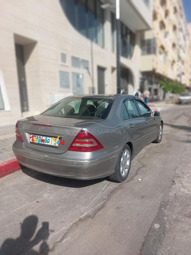 Mercedes-Benz 220 Diesel Automatique 2004 à Meknès
