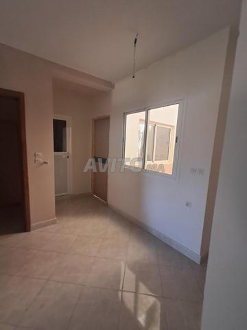 À LOUER – Local Commercial de 230 m² à branes2