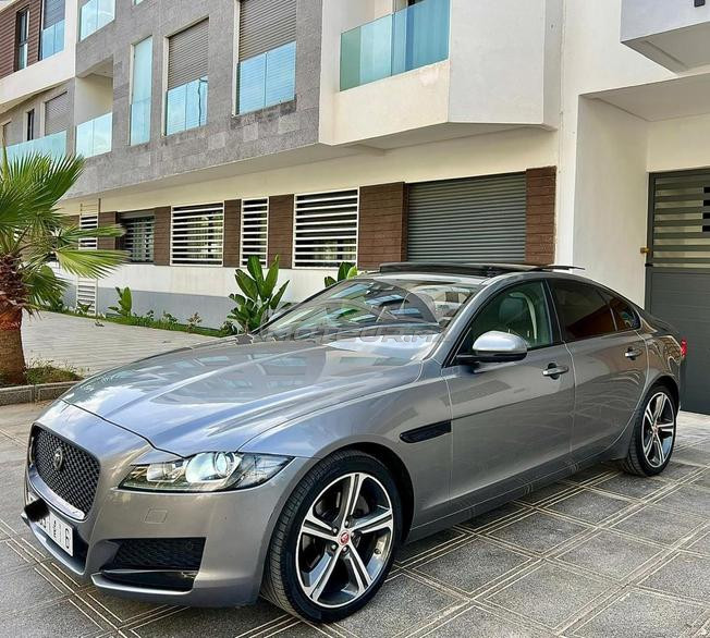 Jaguar xf black edition 
