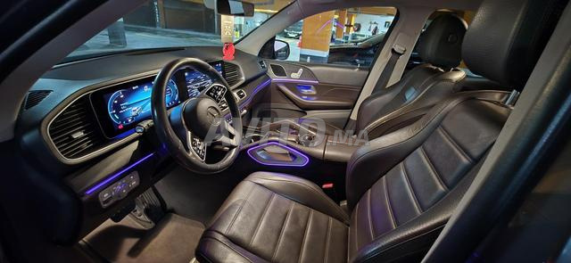 Mercedes GLE 300 spacieuse en excellent état - 2