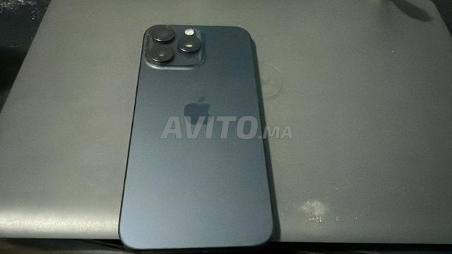 iPhone Pro Max 256 GB bon état - 2