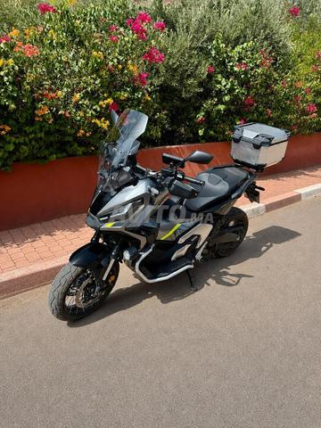 Honda X-ADV 750 2025 état exceptionnel - 2