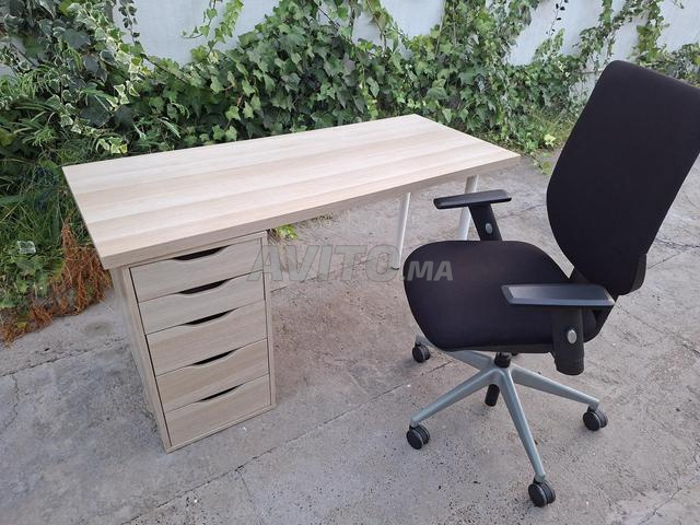 Bureau plus une chaise - 2
