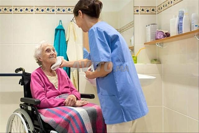 مربية، مريضة، طبخ، تنظيف، مساعدة منزلية