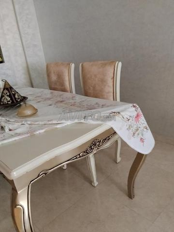 Table avec 5 chaises