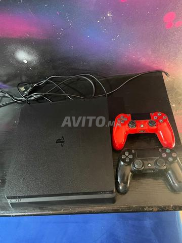 PS4 Slim 500Go 2 manettes jamais ouvert premier main