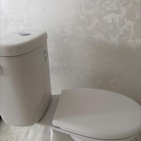2 WC en bon état lavabo avec robinet à vendre - 2