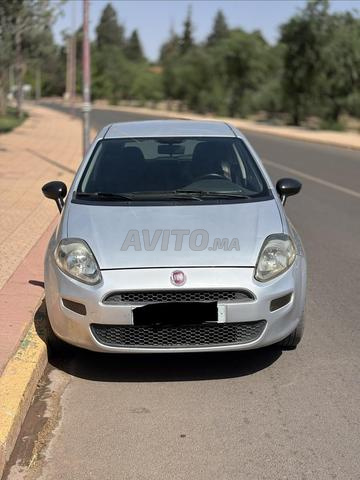 Fiat Punto Diesel Manuelle 2016 à Azilal - 2