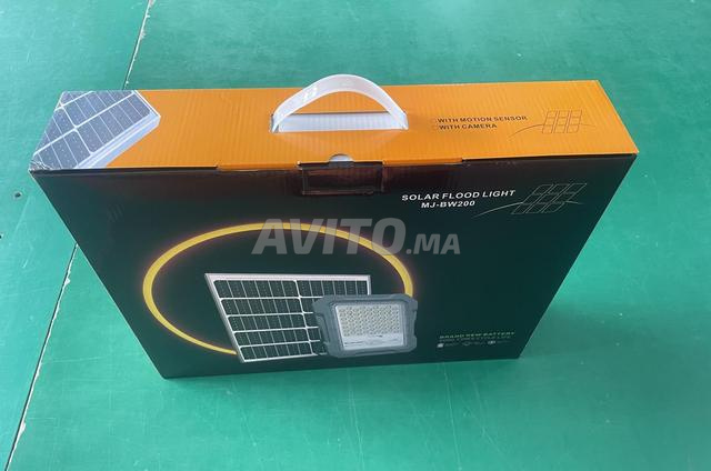 Projecteur solaire بروجكتور طاقة شمسية