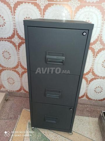 Armoire d'origine importée de l'étranger avec livraison
