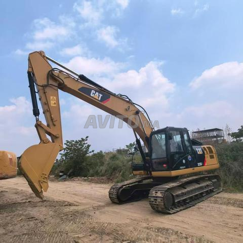 Pelle 2024 CATERPILLAR 323D