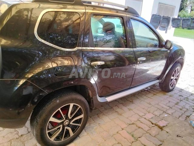 Voiture Dacia Duster modèle 2011 - 2