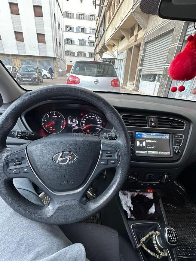 Hyundaii20