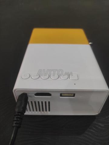 projecteur neuf de qualité 480p avec son intégré - 2