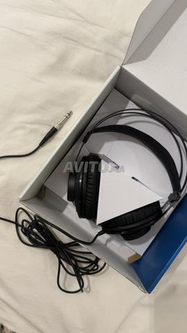 سماعة AKG K72 للبيانو - 2