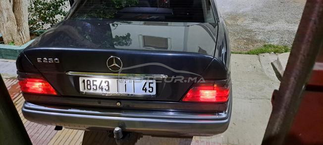Mercedes E250 نقية وجديدة الرقم 