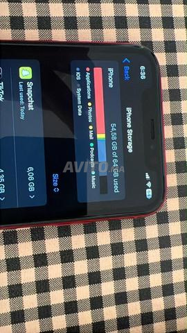 iPhone XR rouge 64 Go 6 pochettes gratuites - 2