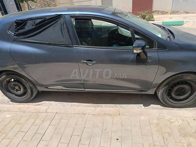 Renault Clio Diesel Manuelle 2017 à Oujda - 2