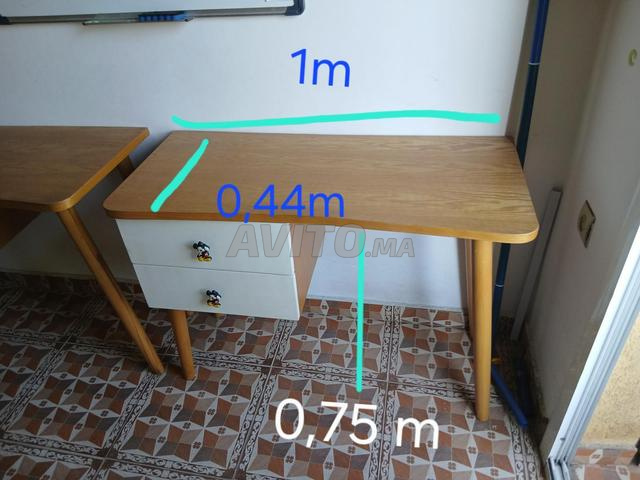 2 bureaux enfants en très bon état 1000 x2