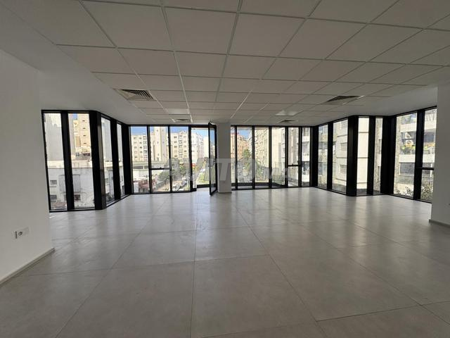 Deux bureaux de luxe à louer